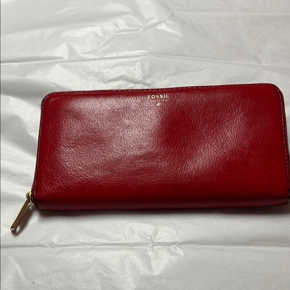 Fossil Red Leather Wallet - Picture 1 of 13